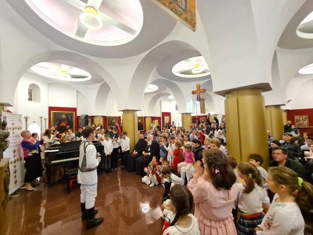 „Micii prieteni ai Muzeului Mitropoliei” la Cluj-Napoca 297845