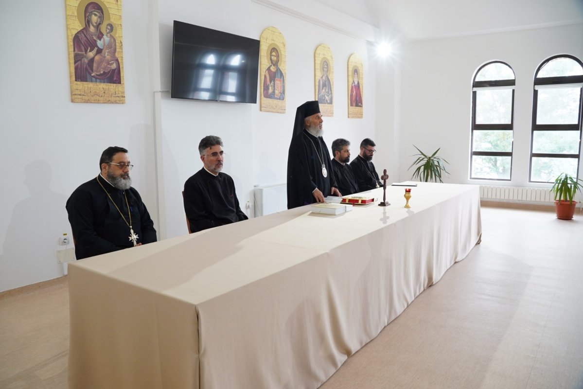 Preoţi şi medici brăileni întruniţi în conferinţă la Lacu Sărat 297957