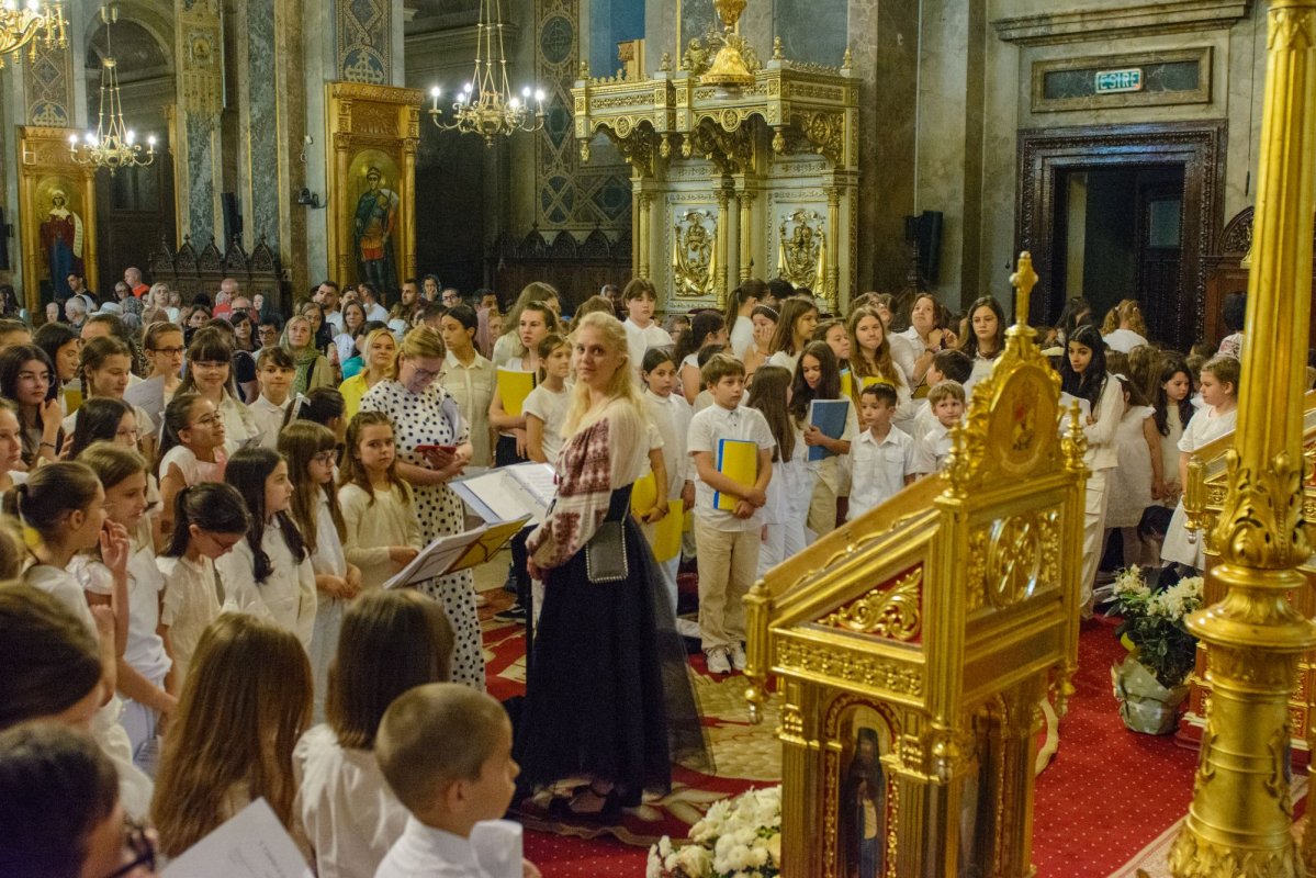 Ziua Internațională a Copilului serbată la Catedrala Mitropolitană din Iași 298078