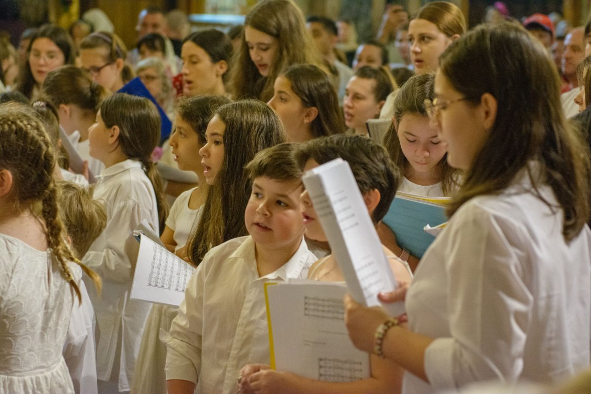Ziua Internațională a Copilului serbată la Catedrala Mitropolitană din Iași 298085
