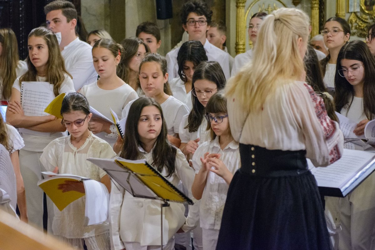 Ziua Internațională a Copilului serbată la Catedrala Mitropolitană din Iași 298086