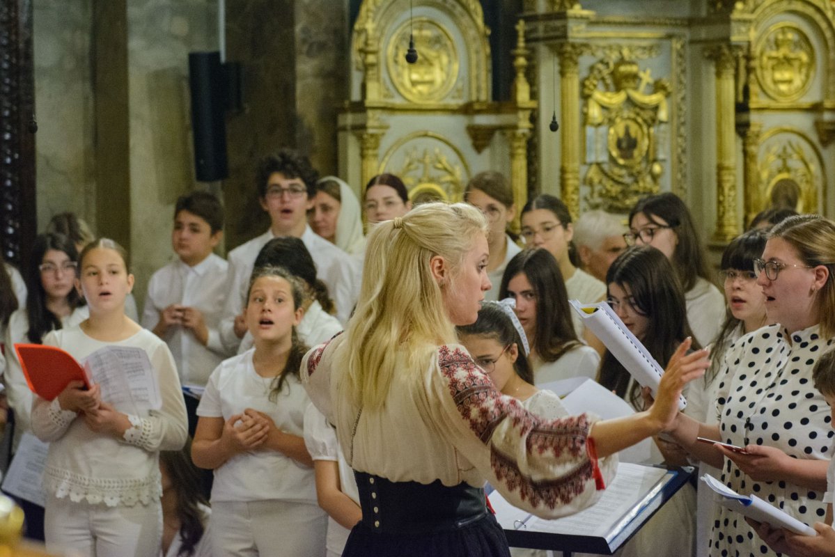 Ziua Internațională a Copilului serbată la Catedrala Mitropolitană din Iași 298091