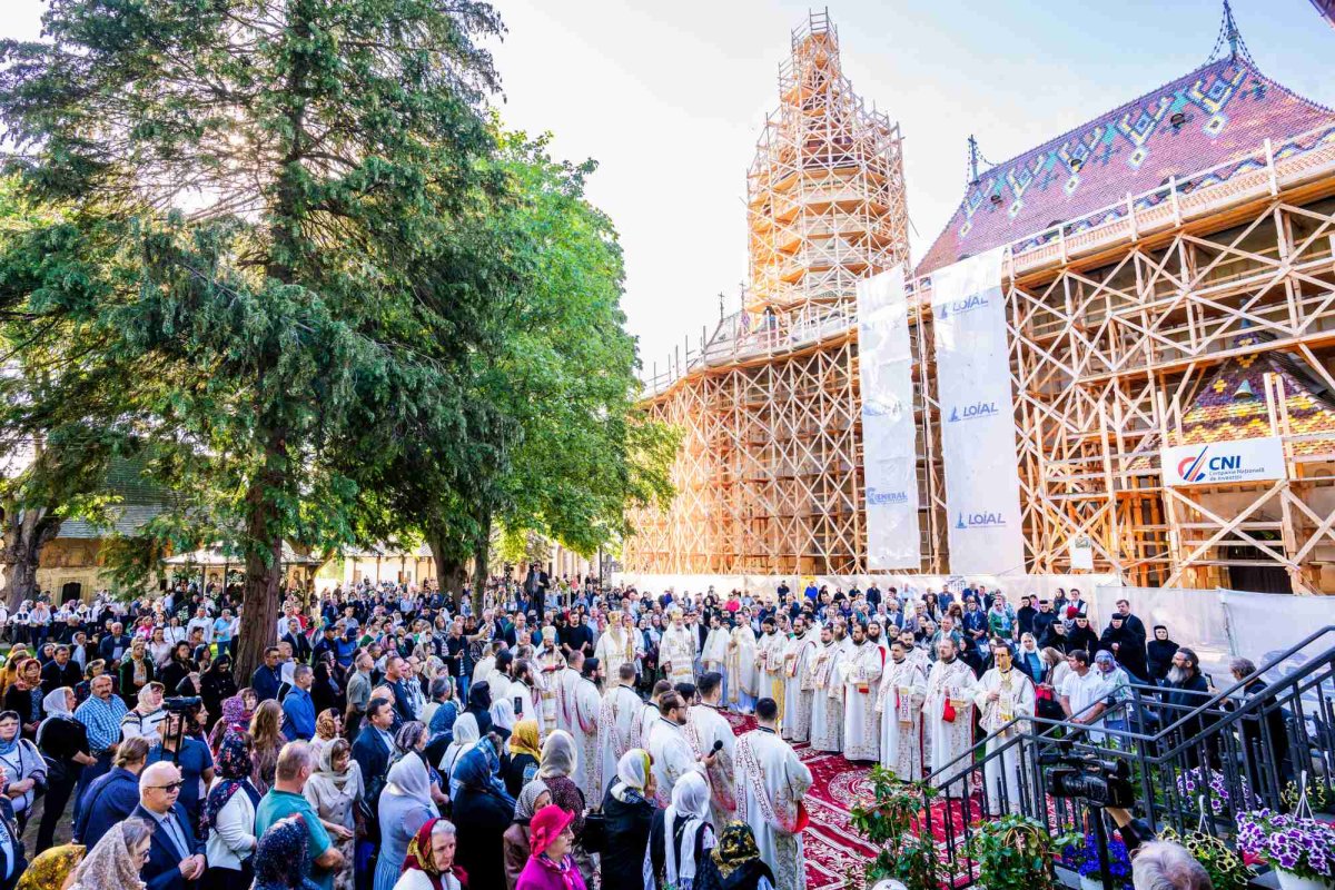 Sfântul mult-iubit al Bucovinei cinstit la Suceava 298234