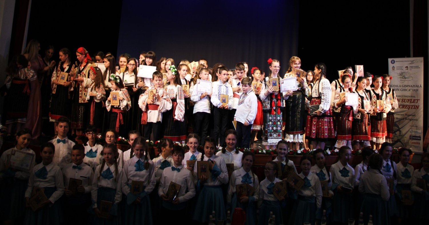 Concurs de suflet al micuţilor cântăreți de pricesne la Iaşi 298309
