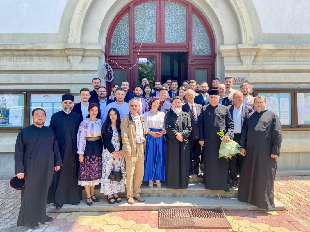 Momente de bilanț ale seminariștilor buzoieni de ieri și de astăzi 298380