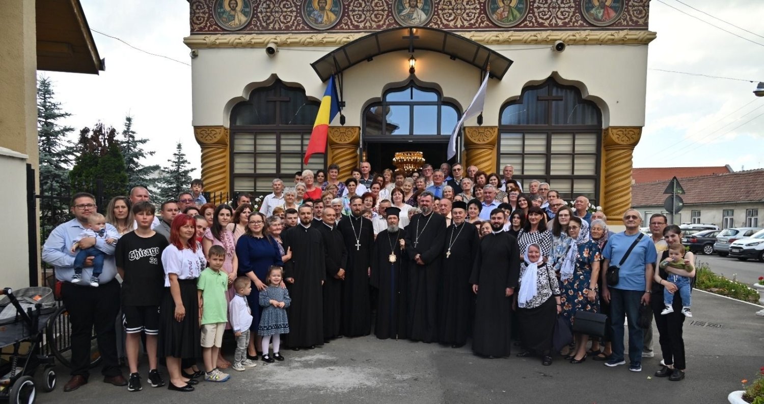 Slujire arhierească în Parohia Abrămuț, județul Bihor 298339