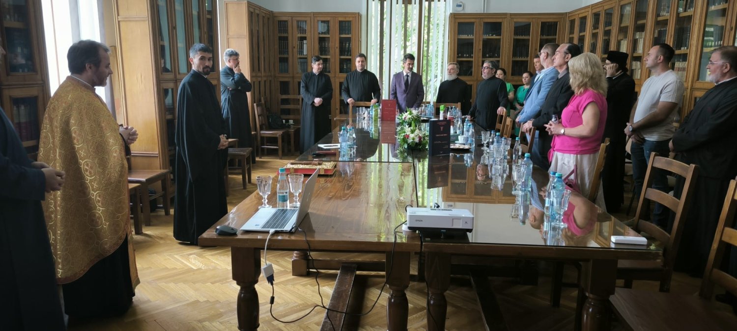 Teză de doctorat despre Seminarul Central din Bucureşti 298352