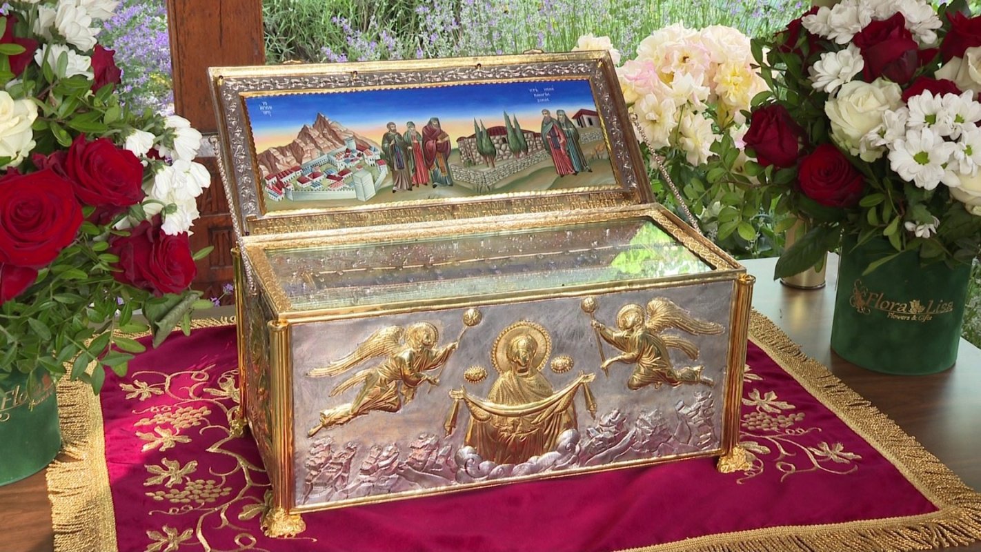 Zile de pelerinaj cu Cinstitul Brâu al Maicii Domnului în Bucureşti 298406