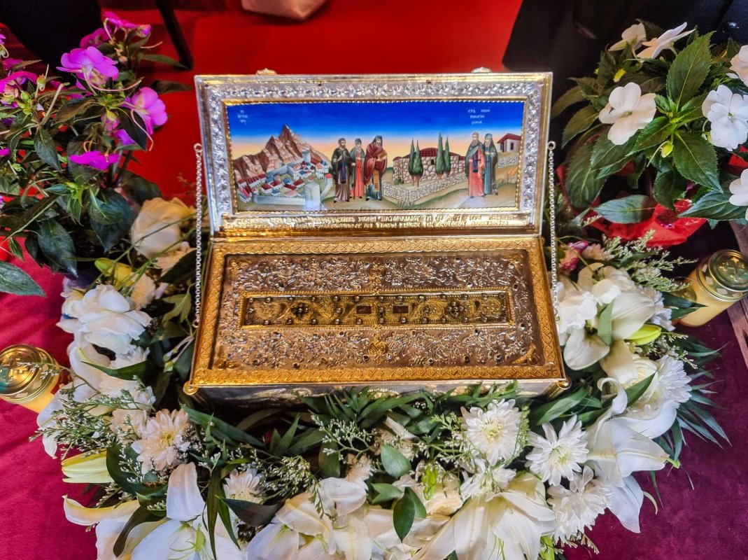 Zile de pelerinaj cu Cinstitul Brâu al Maicii Domnului în Bucureşti 298408