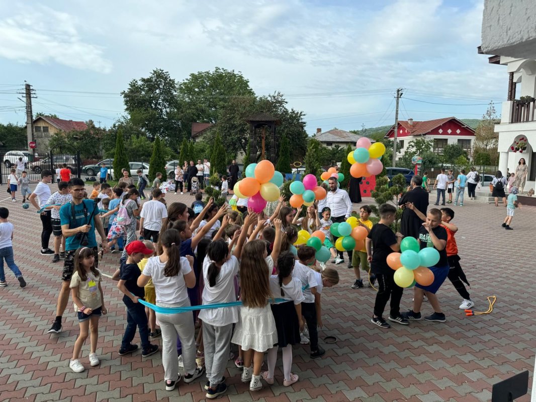 Ziua Copilului sărbătorită cu veselie la Vălenii de Munte 298400