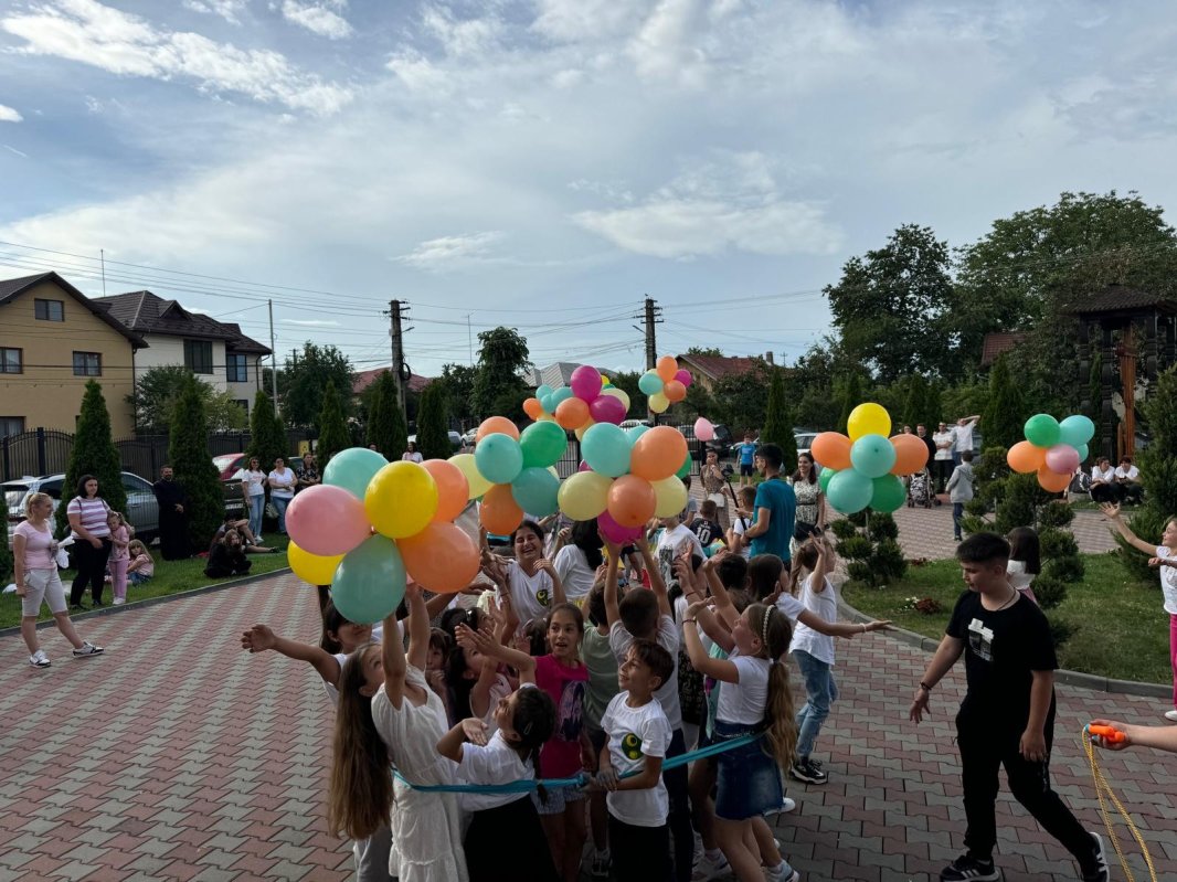 Ziua Copilului sărbătorită cu veselie la Vălenii de Munte 298401