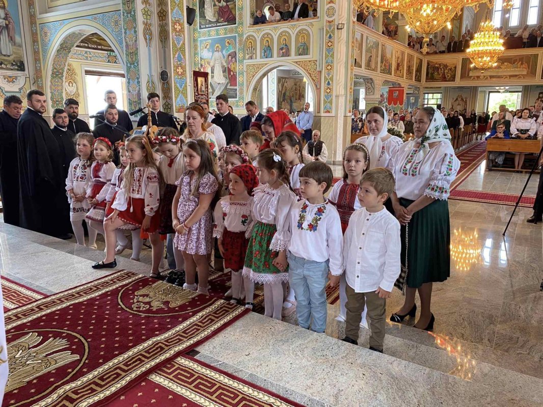 Binecuvântarea lucrărilor la biserica ortodoxă ucraineană din Remeți, Maramureş 298488