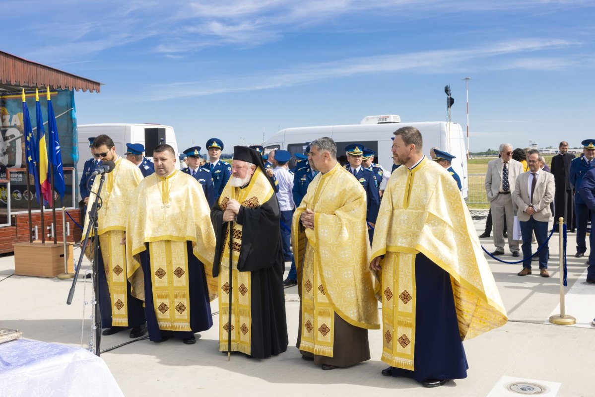 Eveniment aniversar la Baza 90 Transport Aerian  298512