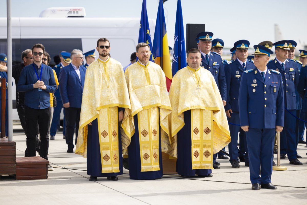 Eveniment aniversar la Baza 90 Transport Aerian  298527