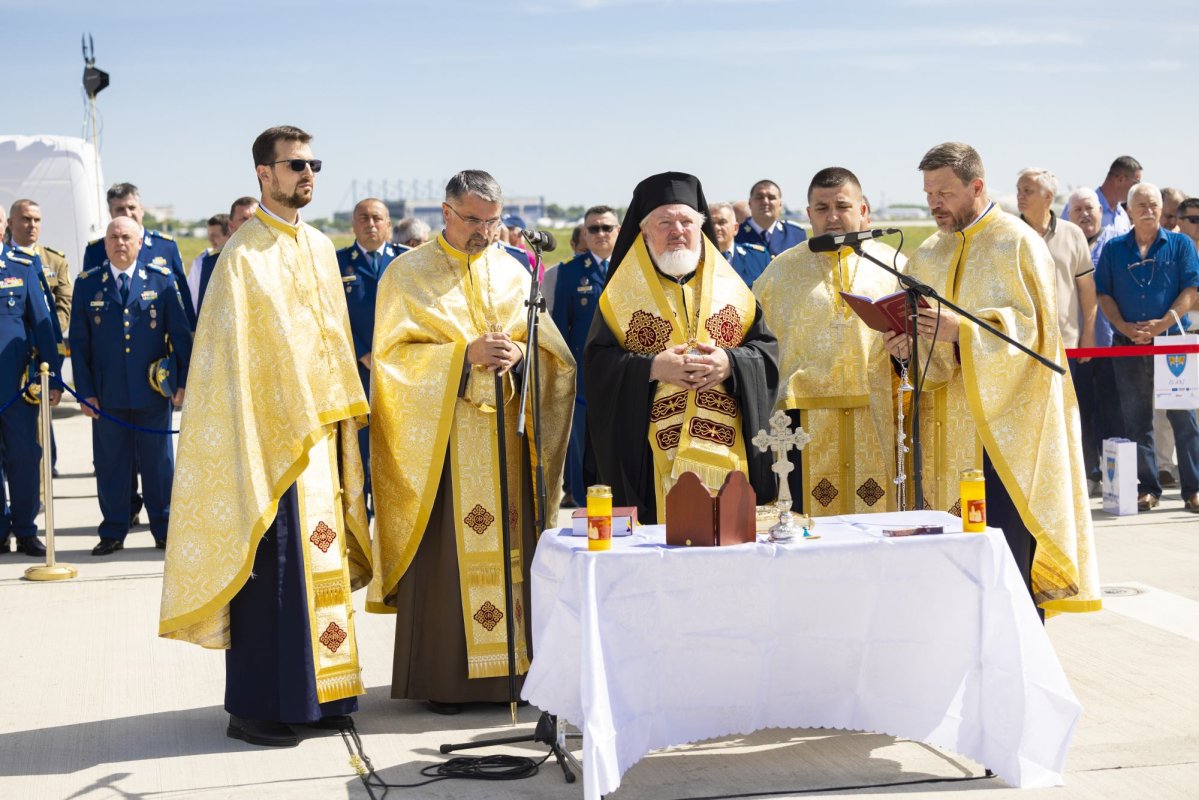 Eveniment aniversar la Baza 90 Transport Aerian  298537