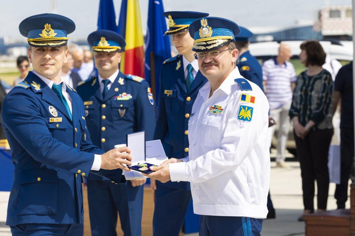 Eveniment aniversar la Baza 90 Transport Aerian  298546