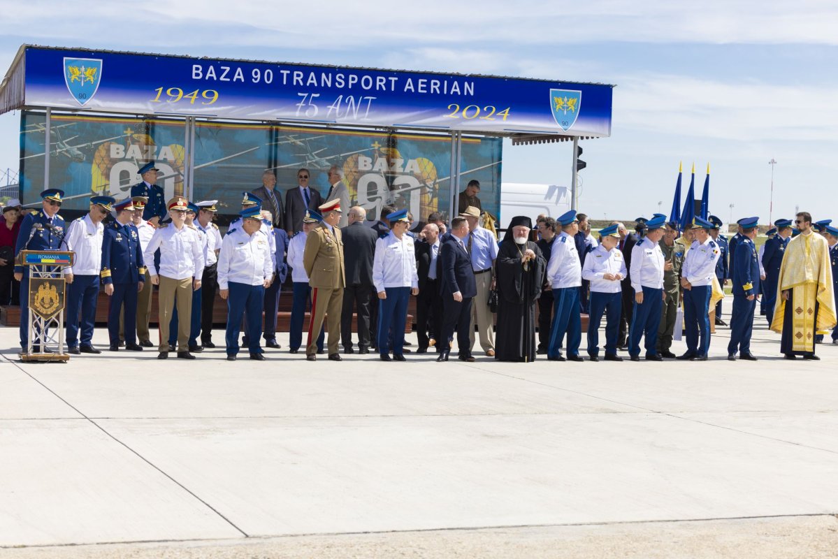 Eveniment aniversar la Baza 90 Transport Aerian  298553