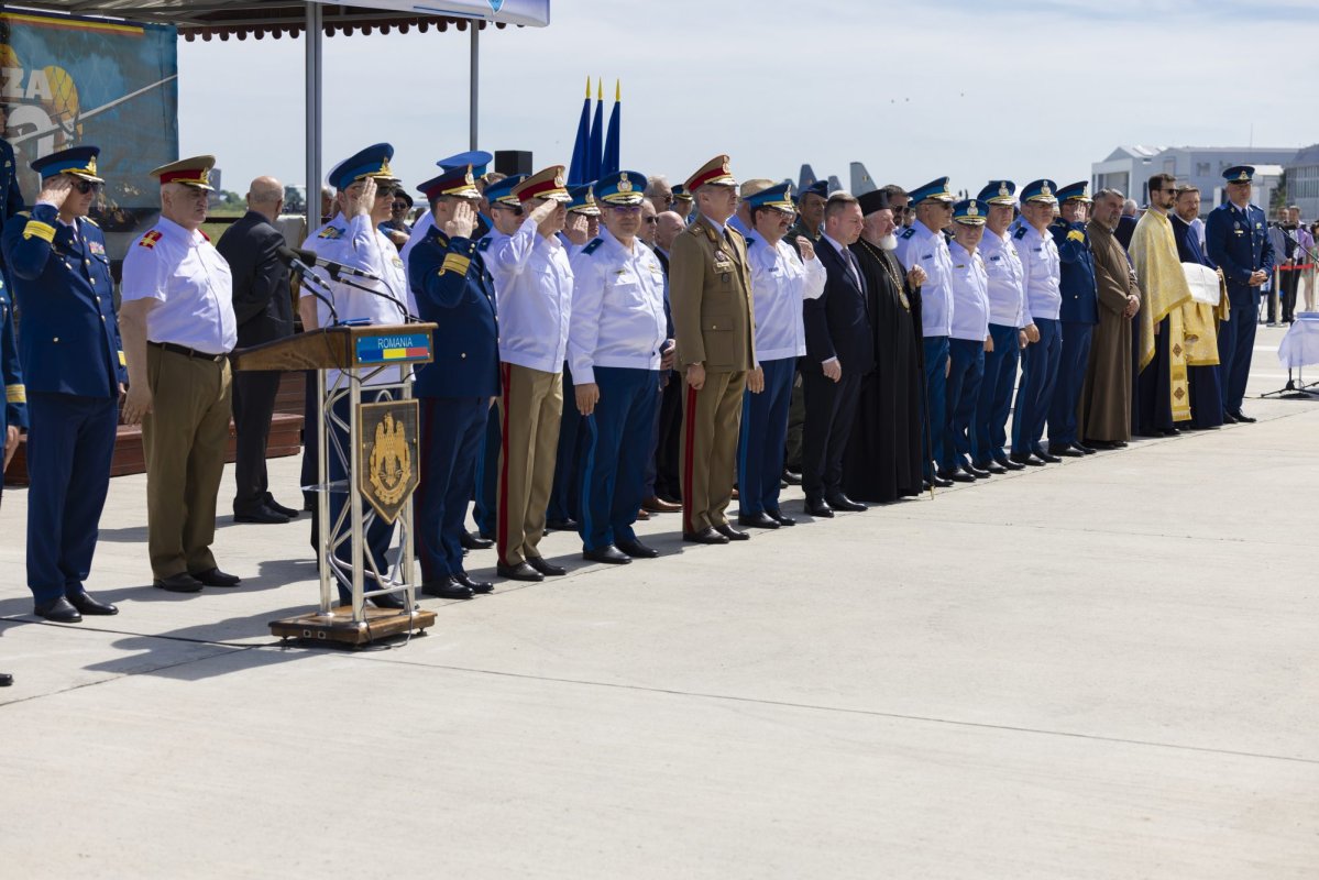 Eveniment aniversar la Baza 90 Transport Aerian  298560