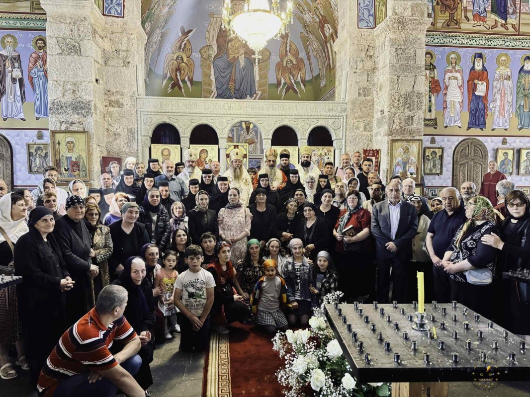 Trei ierarhi români au slujit în Patriarhia Georgiei 298490