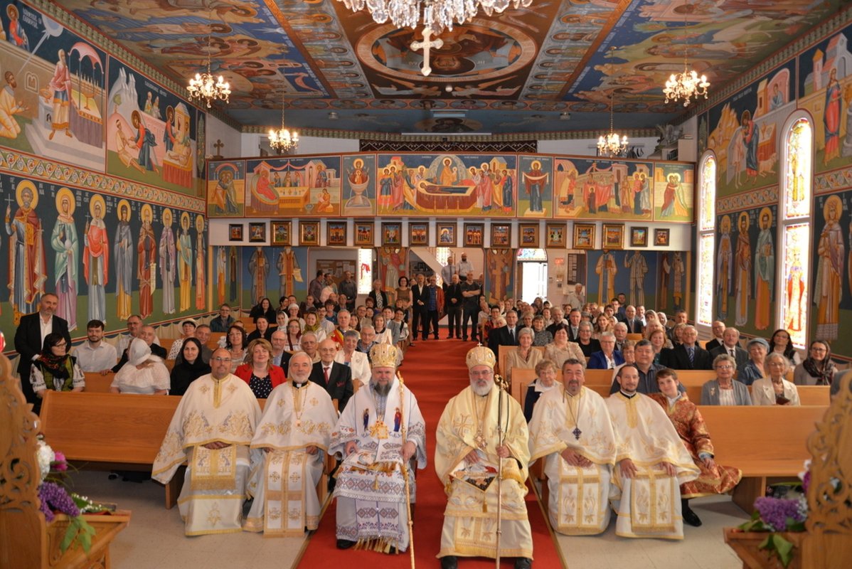 Înnoire a veșmântului pictural al unei biserici românești din Canada 298627