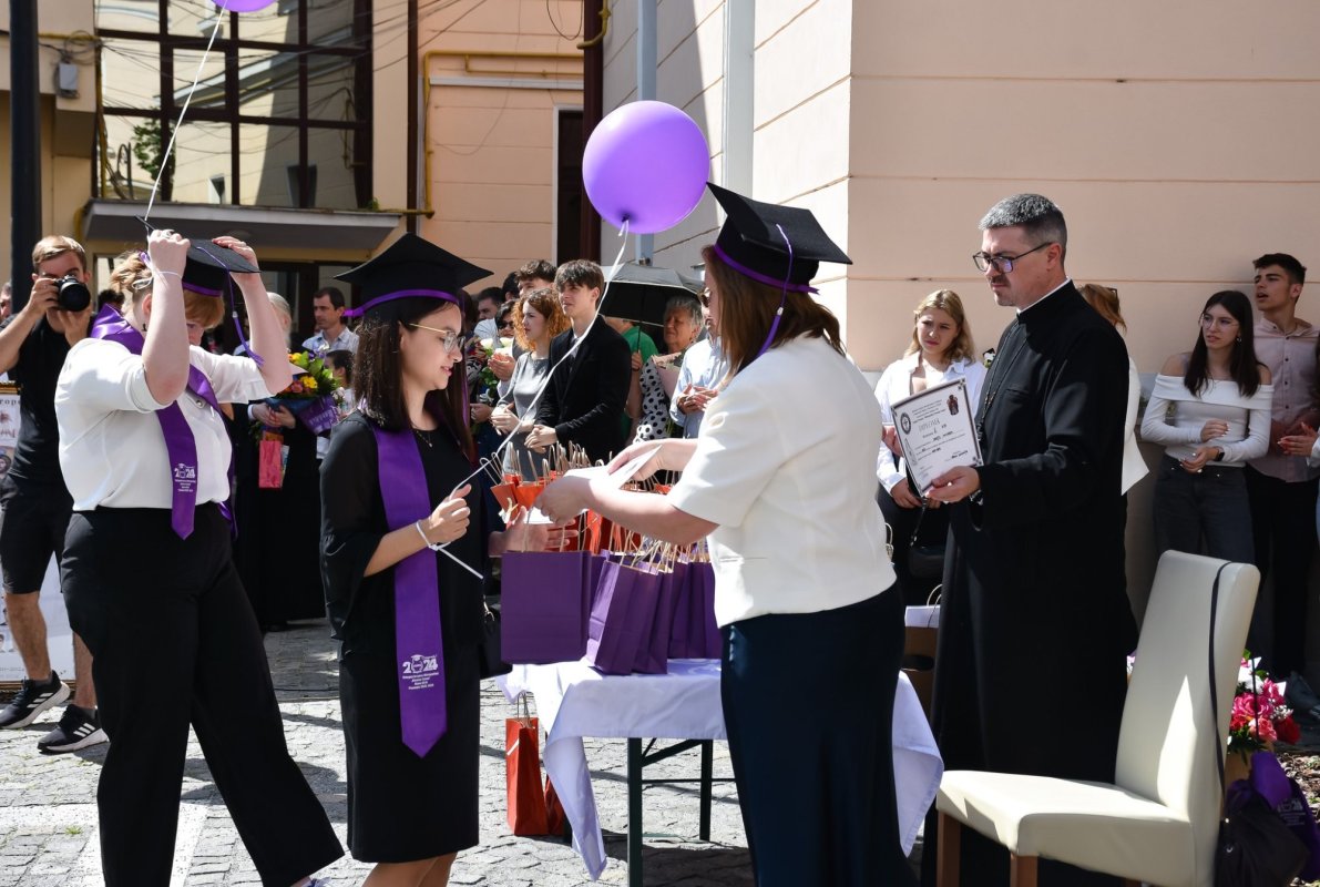 Festivitatea de absolvire la Colegiul „Mitropolitul Nicolae Colan” din Cluj‑Napoca 298717