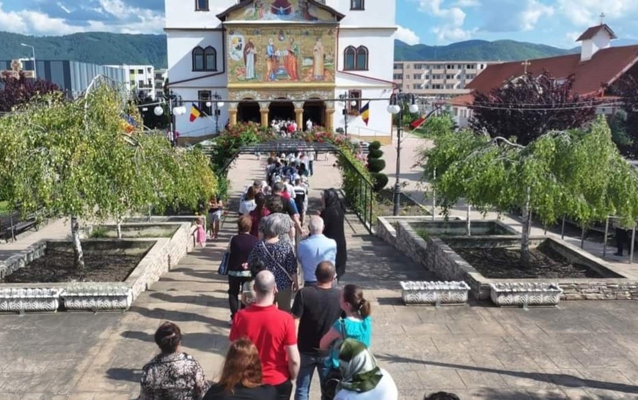 Brâul Maicii Domnului, adus spre închinare la Ghimbav, județul Brașov 298785