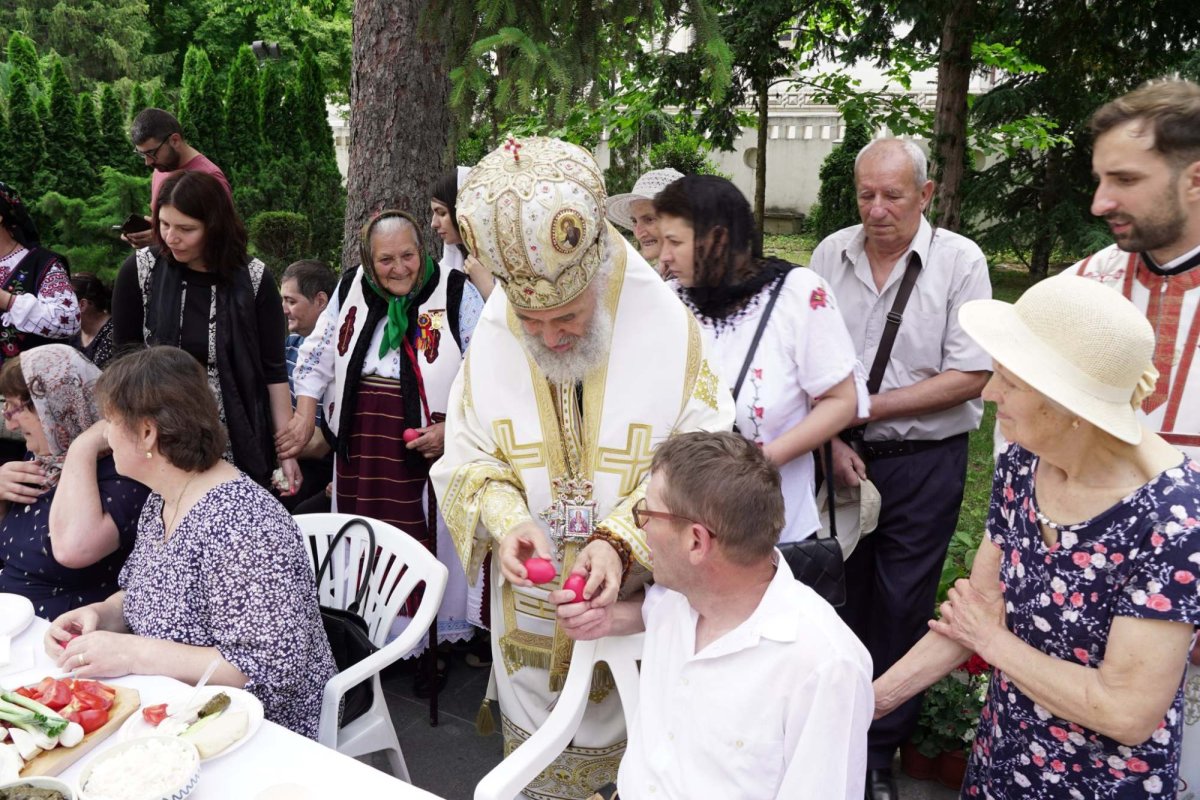 Binecuvântare pentru nevăzători și concurs de șah la Galați 298910