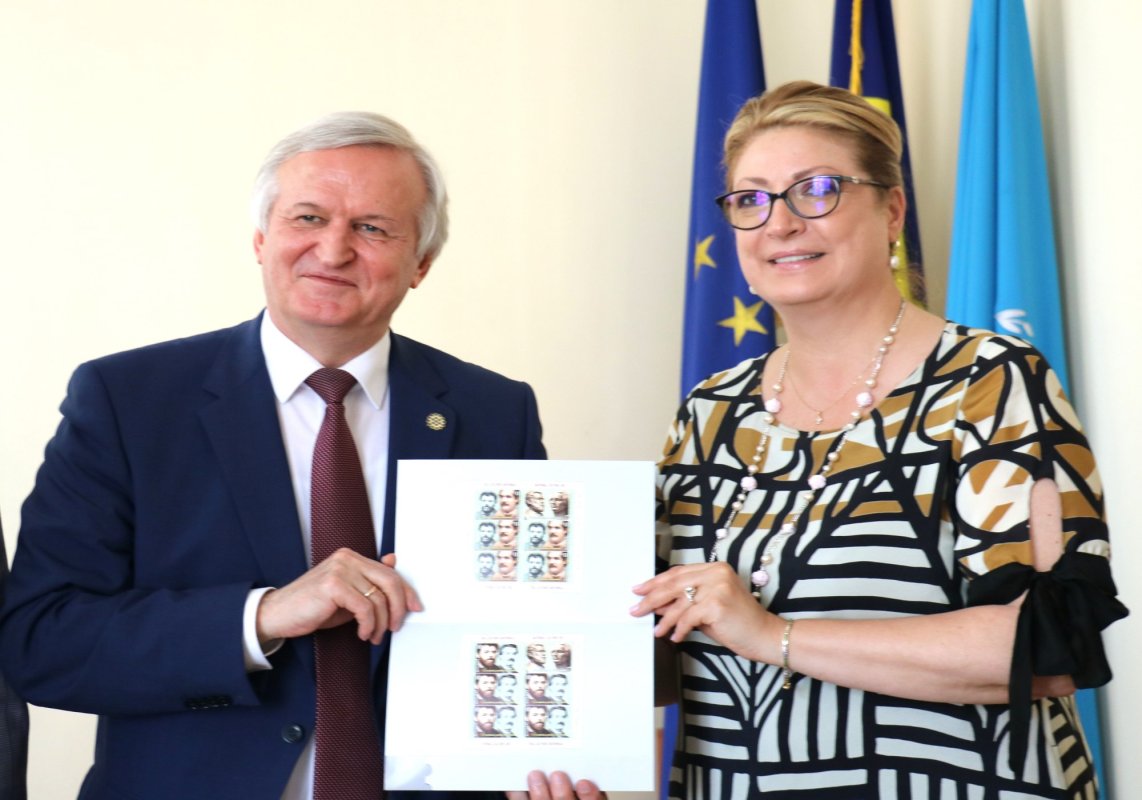 Album omagial „Eminescu 135” lansat la Chișinău 298948