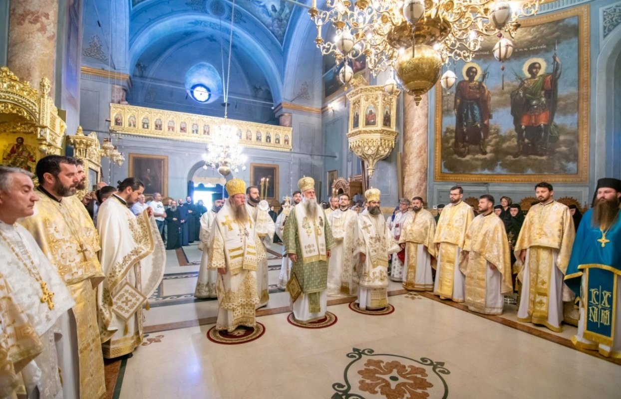 Arhiepiscopul Râmnicului la ceas aniversar 298986