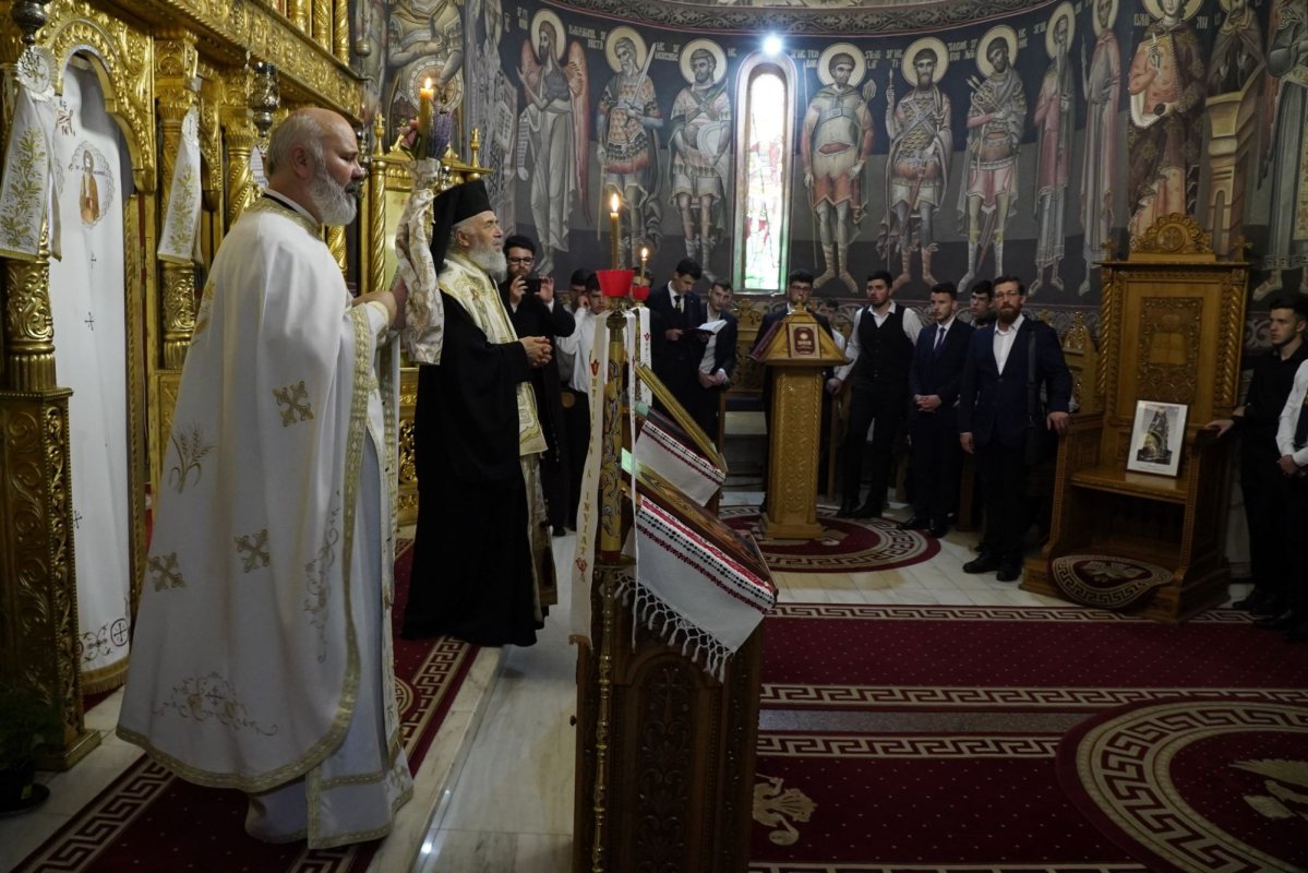 Bucuria absolvirii la Seminarul „Sfântul Andrei” din Galaţi 298998