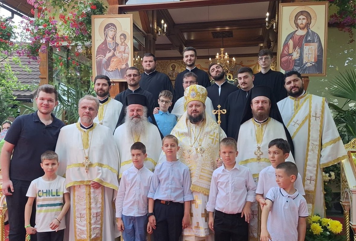 Slujire arhierească la Paraclisul Catedralei Naționale 298984