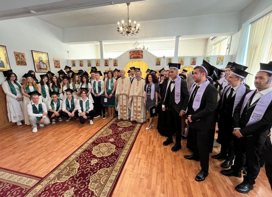 Festivitatea de absolvire a promoției 2024 la Liceul Ortodox din Oradea 299184