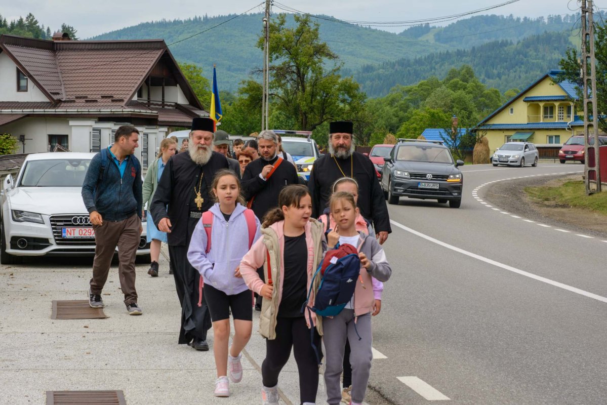 Pelerinaj pedestru dedicat hramului Mănăstirii Neamț 299215