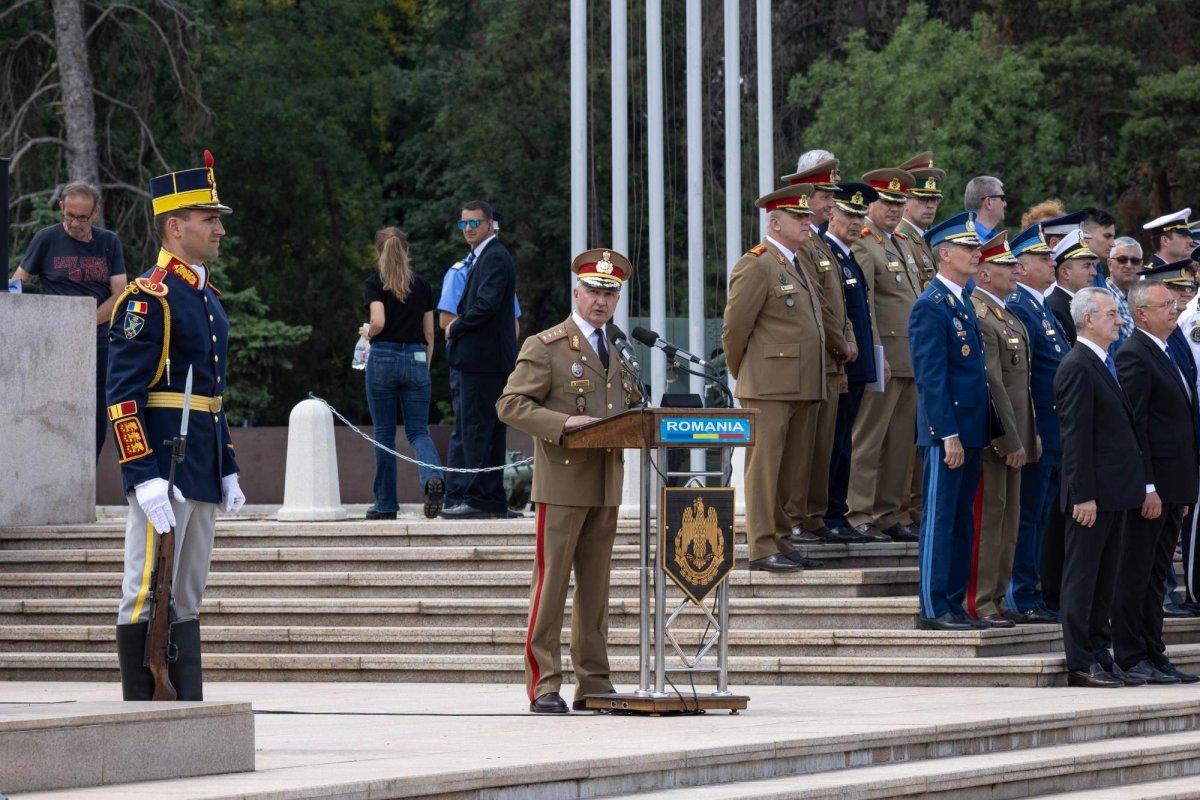 Ceremonie militară dedicată Zilei Eroilor în Parcul Carol 1 299419