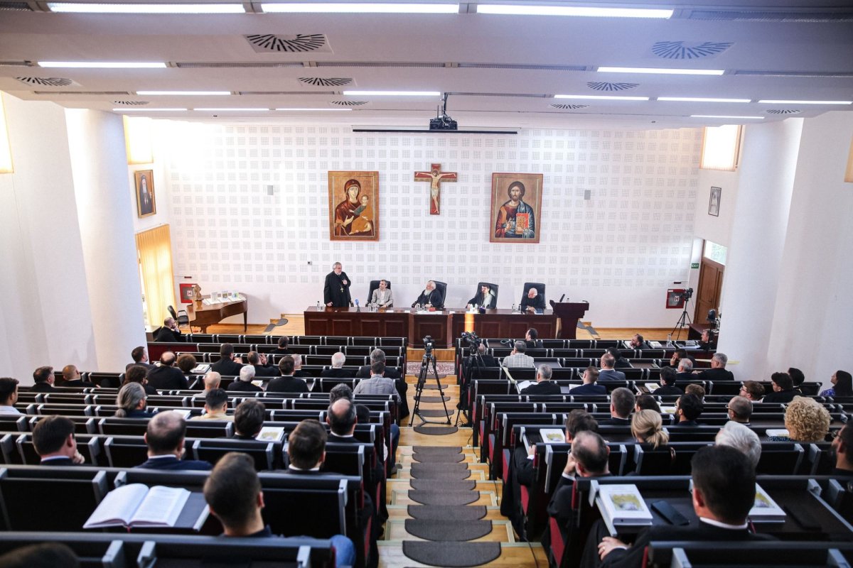 Eveniment academic dedicat părintelui profesor dr. Ioan Chirilă 299294