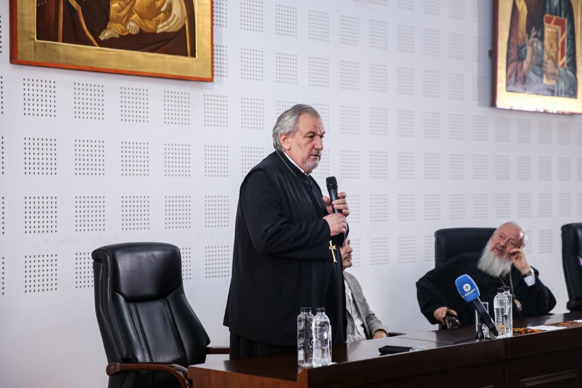 Eveniment academic dedicat părintelui profesor dr. Ioan Chirilă 299300