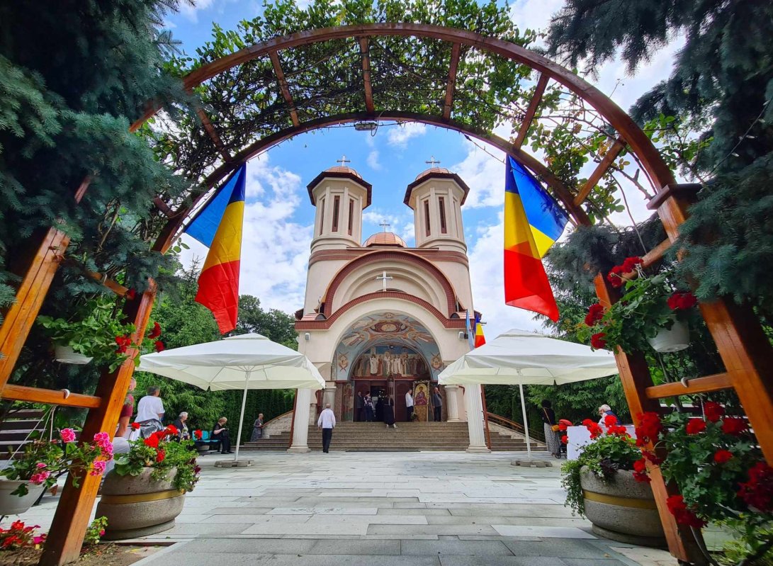 Hramul unei parohii închinate Sfântului Apostol Bartolomeu 299289