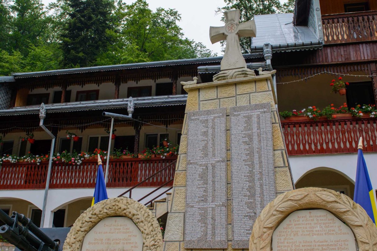 Recunoștință adusă ostașilor neamului la Mănăstirea „Înălțarea Sfintei Cruci” Brusturi 299538