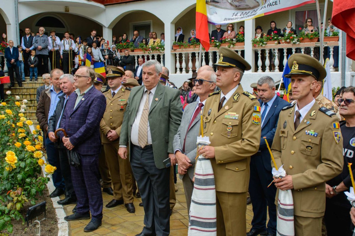 Recunoștință adusă ostașilor neamului la Mănăstirea „Înălțarea Sfintei Cruci” Brusturi 299545