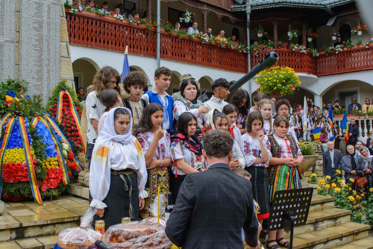 Recunoștință adusă ostașilor neamului la Mănăstirea „Înălțarea Sfintei Cruci” Brusturi 299548