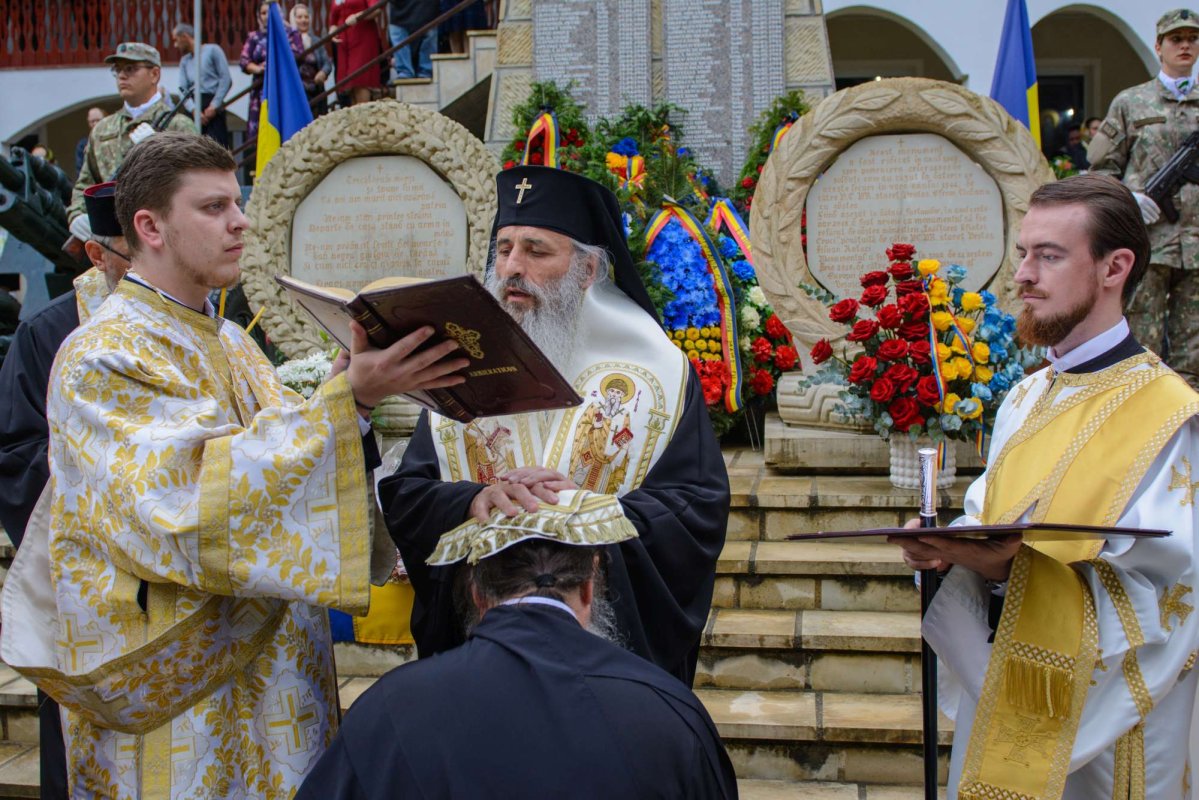 Recunoștință adusă ostașilor neamului la Mănăstirea „Înălțarea Sfintei Cruci” Brusturi 299552