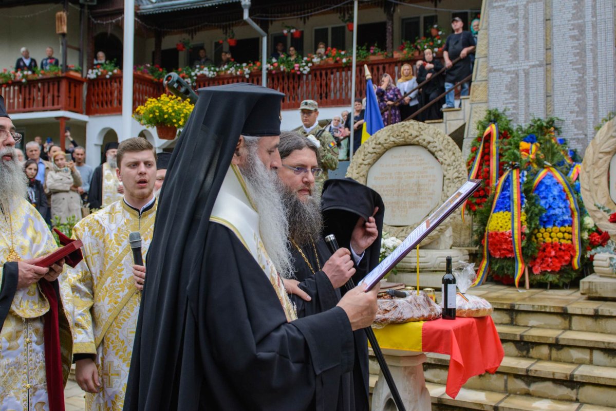 Recunoștință adusă ostașilor neamului la Mănăstirea „Înălțarea Sfintei Cruci” Brusturi 299553