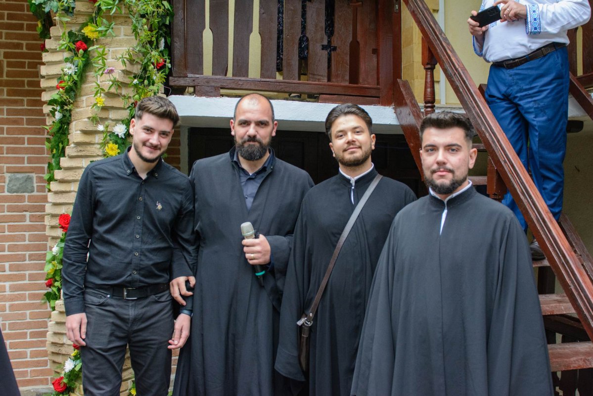 Recunoștință adusă ostașilor neamului la Mănăstirea „Înălțarea Sfintei Cruci” Brusturi 299555