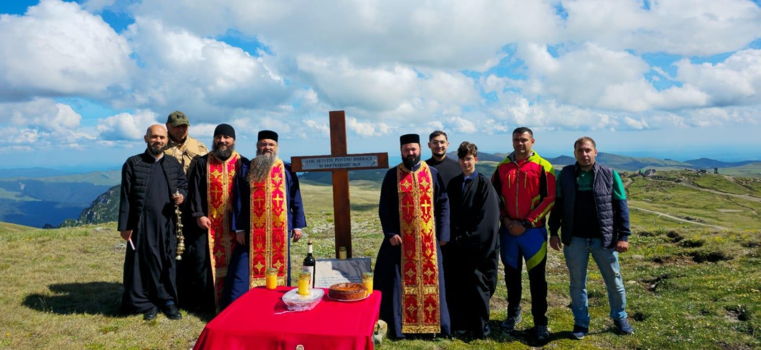 Slujbă de pomenire pentru eroii neamului pe Platoul Bucegi 299529