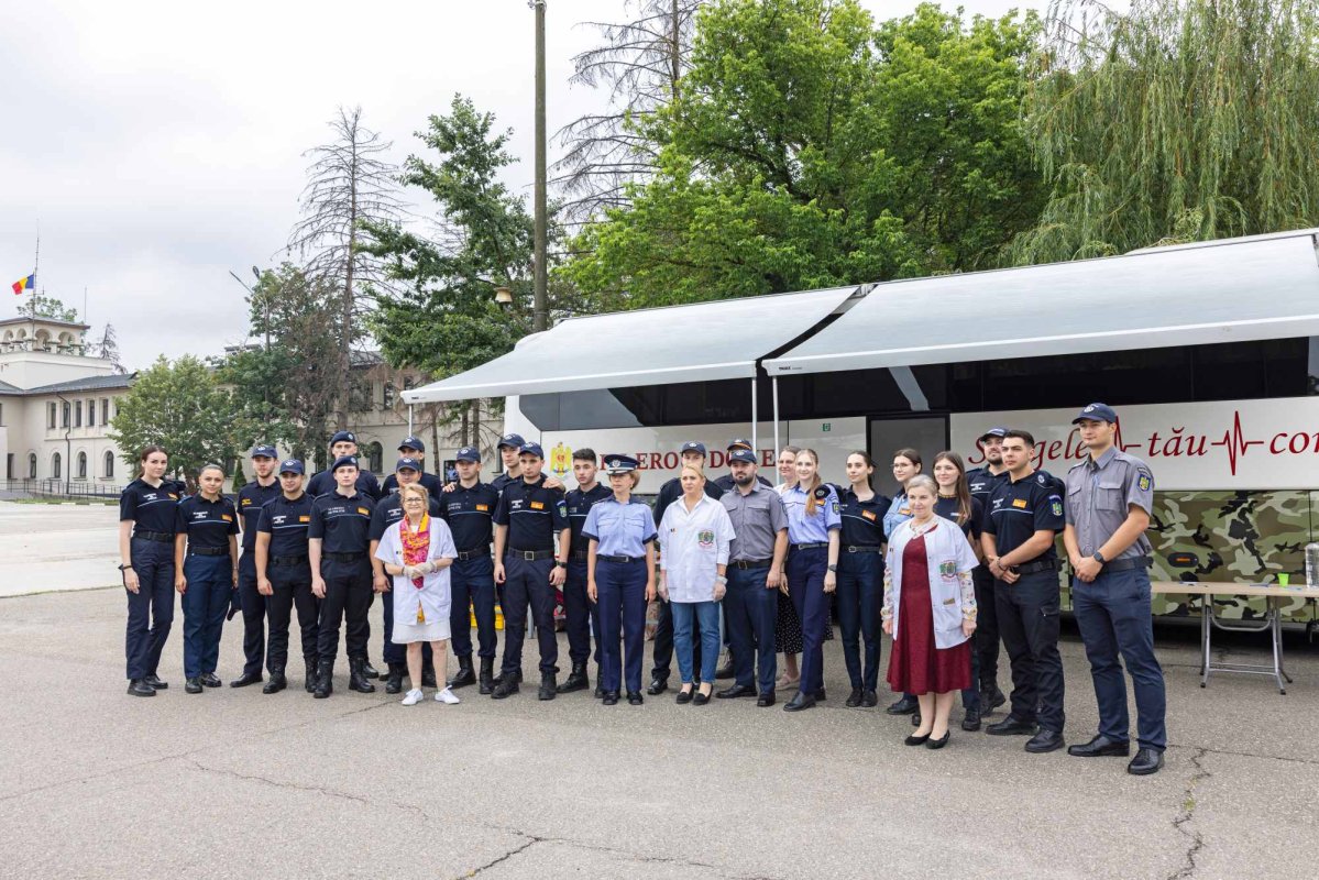 Ziua mondială a donatorului de sânge la Academia de Poliție din București 299526