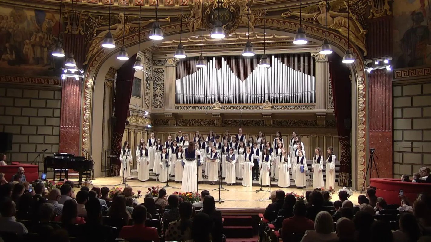 „Drag mi-e jocul românesc” 300205