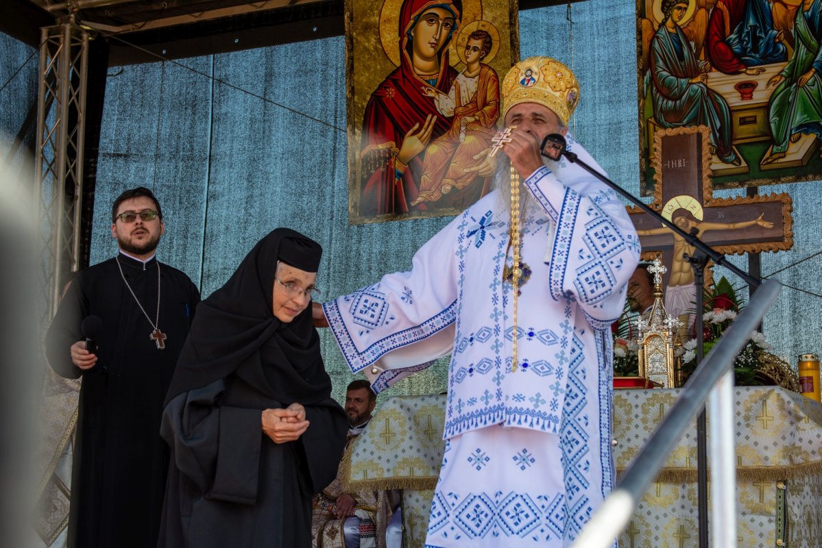 Binecuvântare pentru obștea Mănăstirii Blaga 300252