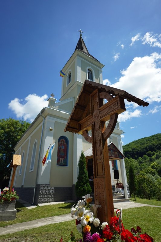 Binecuvântări arhiereşti în parohii bistriţene şi clujene 300234