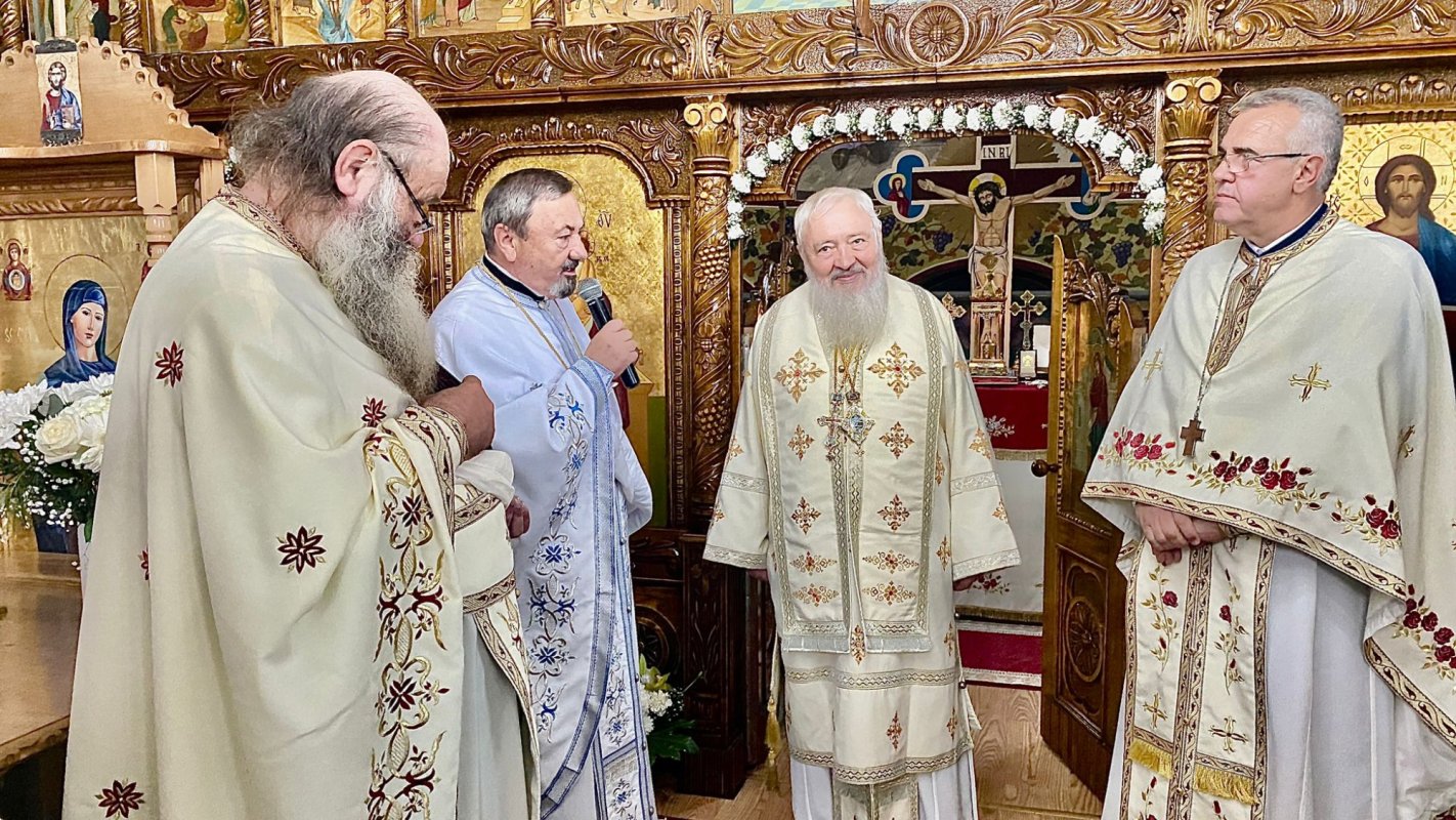 Binecuvântări arhiereşti în parohii bistriţene şi clujene 300236