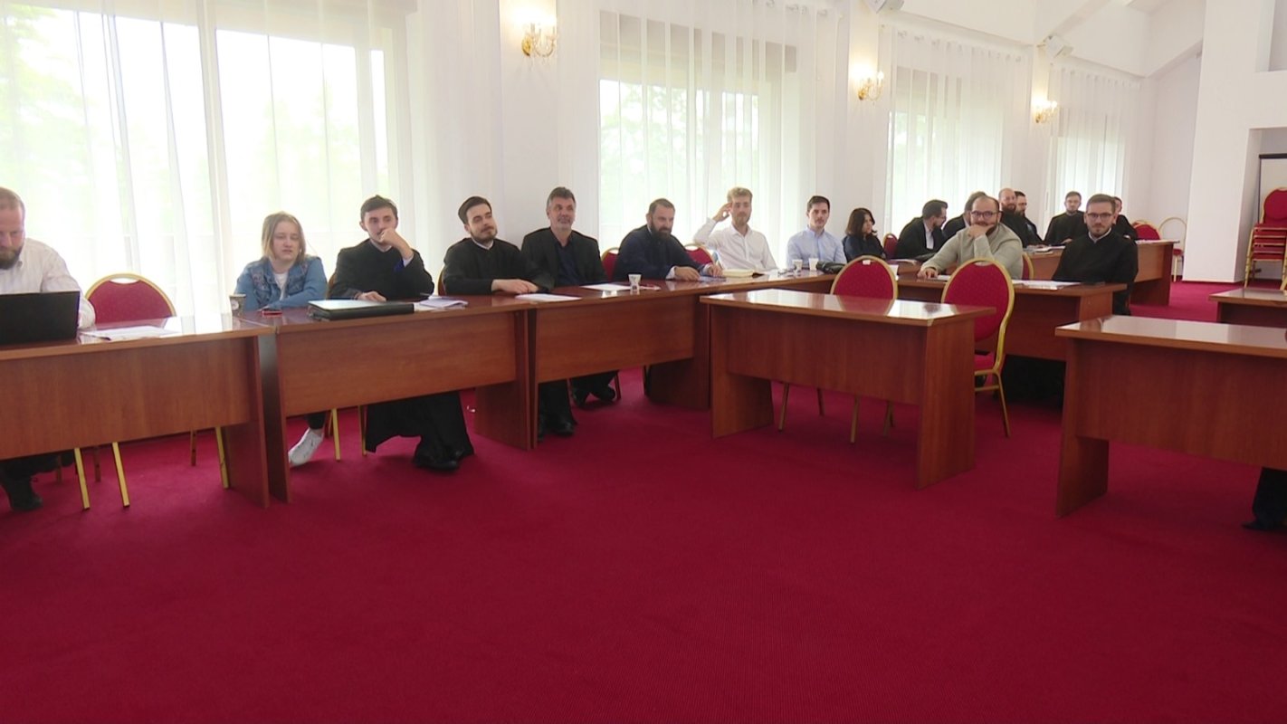 Conferință națională dedicată teologilor doctoranzi la Caraiman 300318